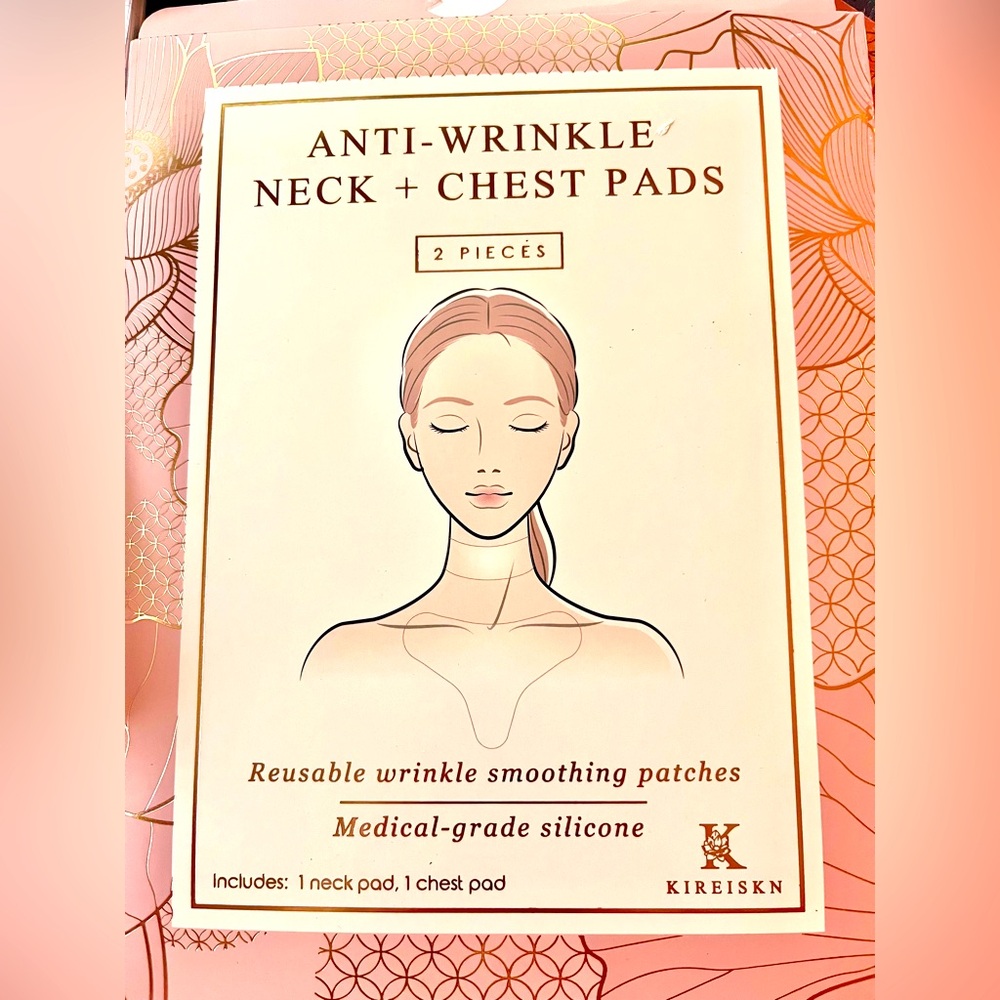 Kireiskn Anti-Wrinkle Neck and Chest Pads - New. 
Medical-grade silicone patches